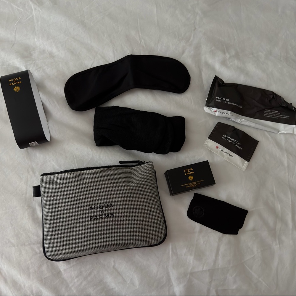 Acqua Di Parma Gray Pouch Set with Black Accessories